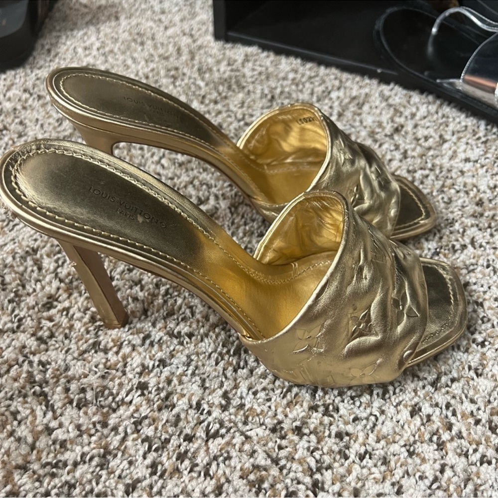 Louis Vuitton Silver Mules with Ruched Strap - Picture 2 of 4
